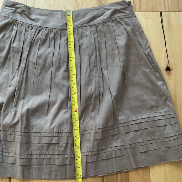 Ann Taylor Loft Tan Pleated Skirt, Size 4 - Picture 6 of 8